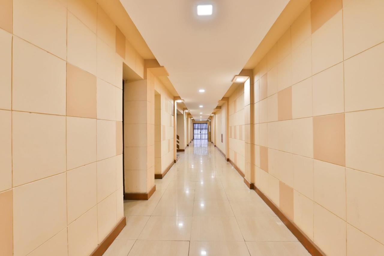 Oyo 13668 Hotel Utsav Вадодара Экстерьер фото